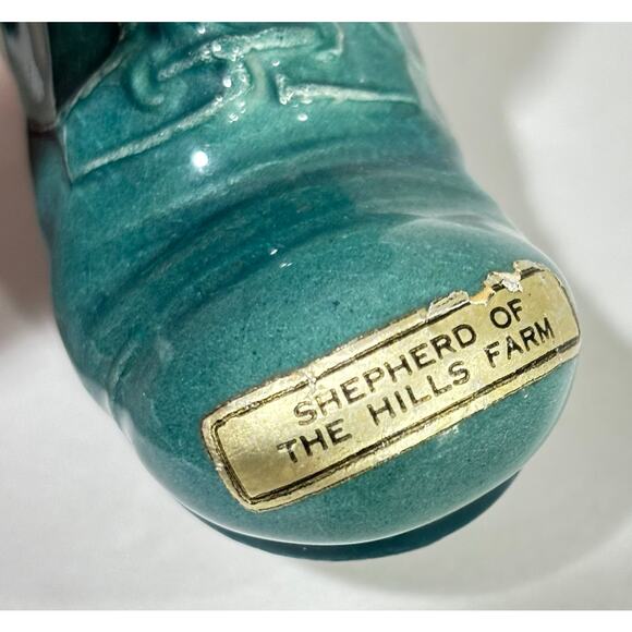 Vintage novelty figurine collectible chipmunk in boot figure porcelain souvenir - Picture 8 of 8